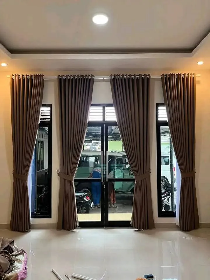 Gorden untuk pintu kaca lebar